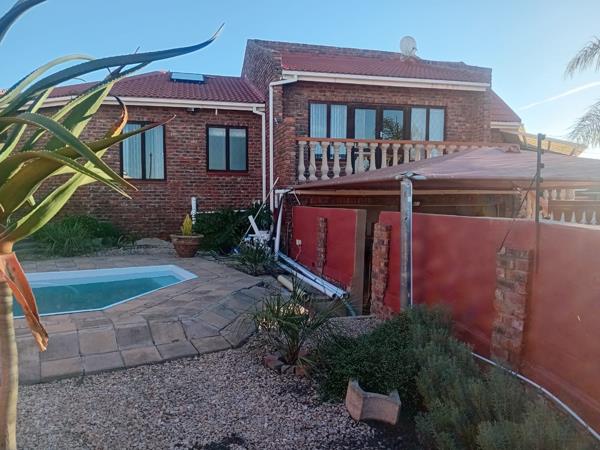 6 Bedroom House