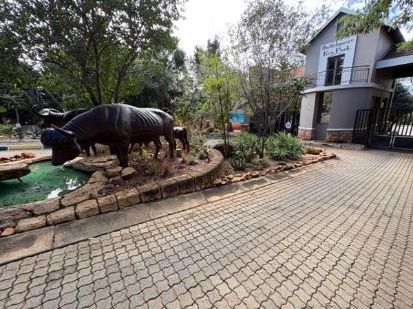 926 m² Land