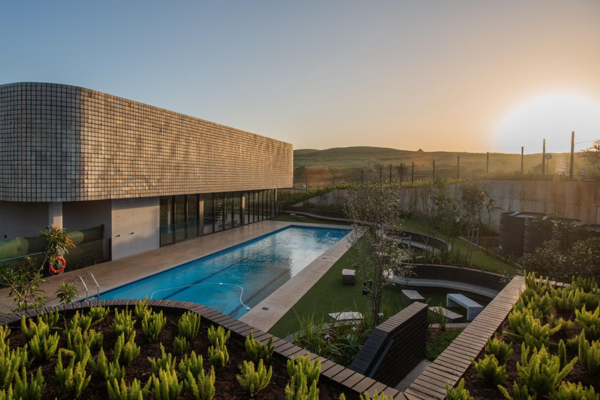 692 m² Land
