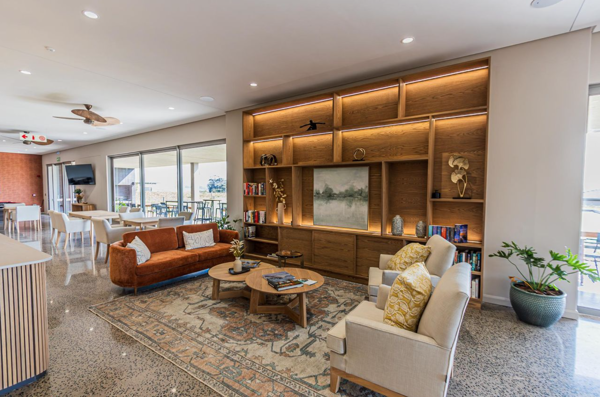 305 m² Land