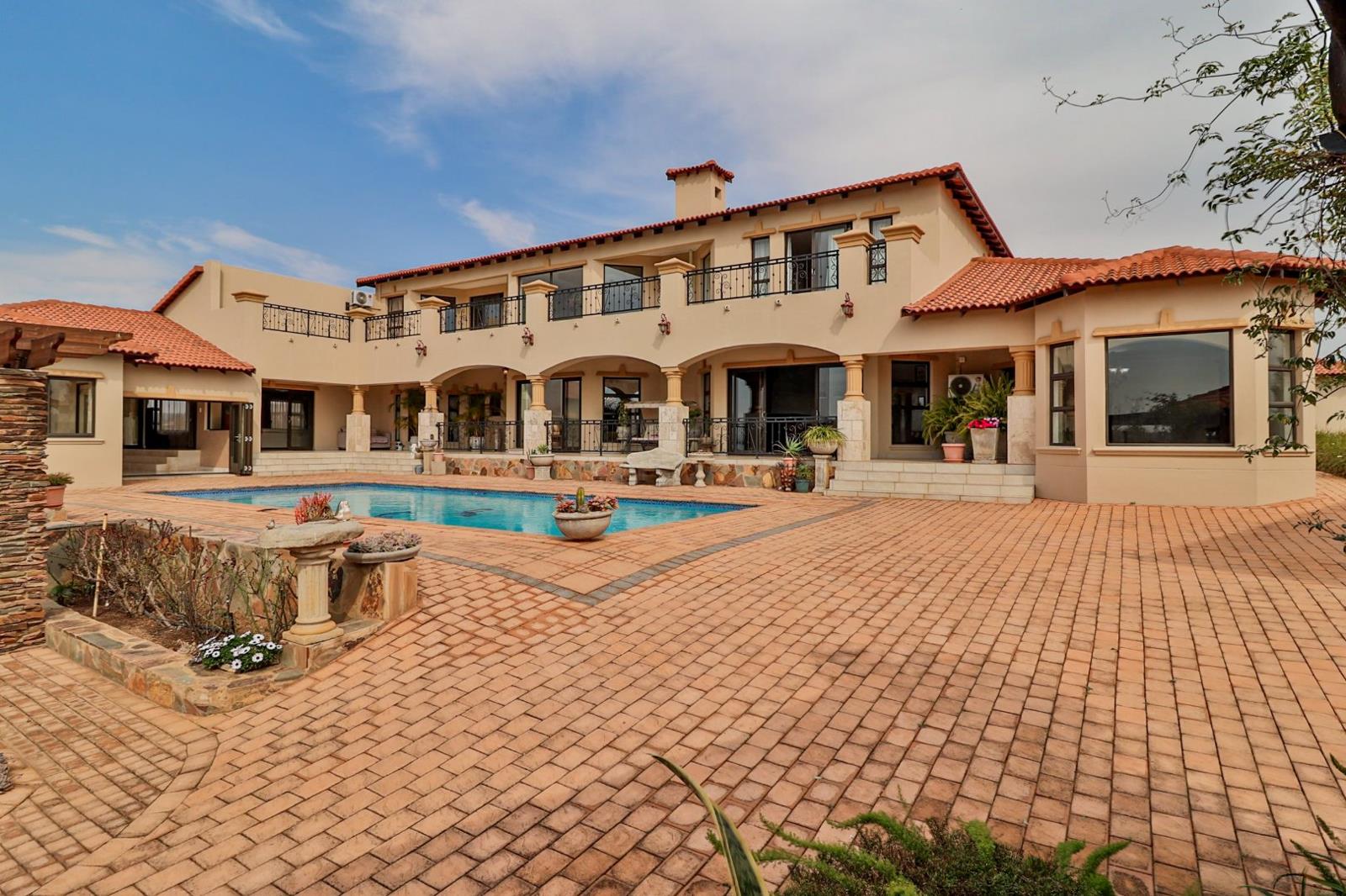 5 Bedroom House in Mooikloof Heights