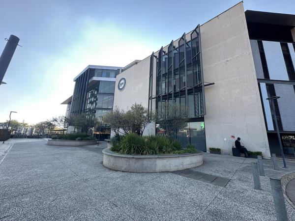644.2 m² Commercial space