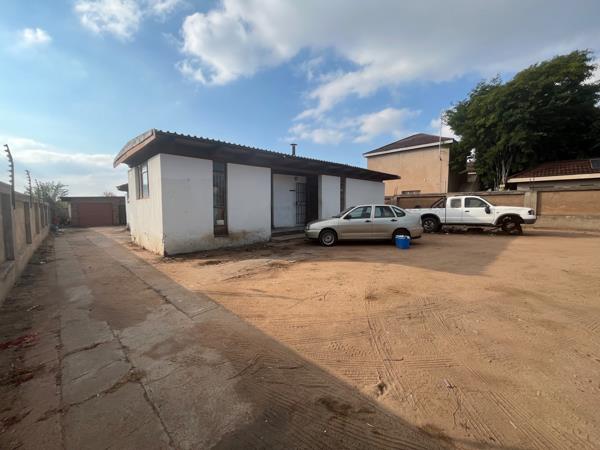 1 427 m² Land