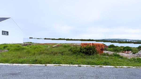 699 m² Land