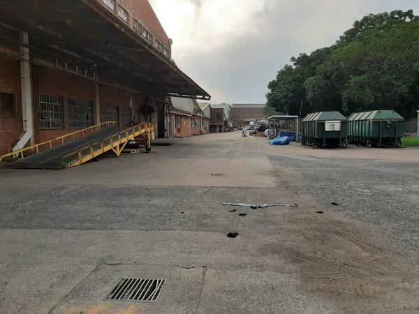 1 700 m² Industrial space