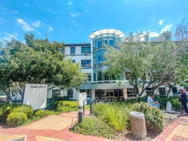 374.2 m² Commercial space