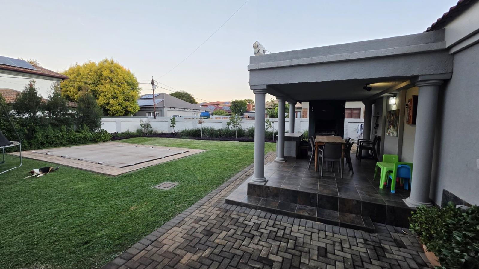 4 Bedroom House in Montana Tuine
