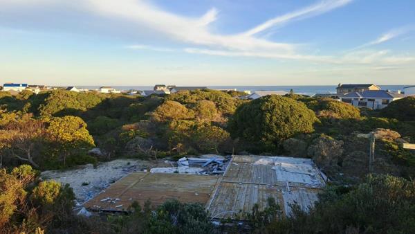 750 m² Land