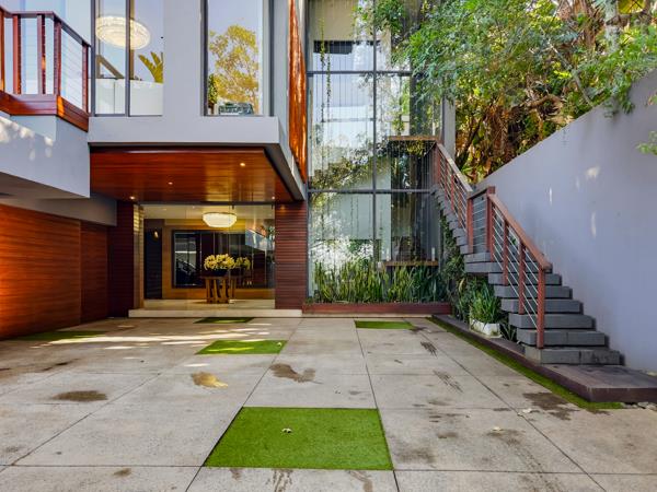 5 Bedroom House
