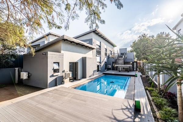6 Bedroom House