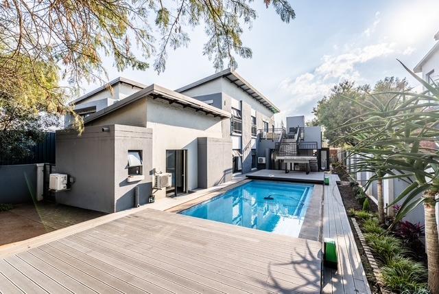 6 Bedroom House