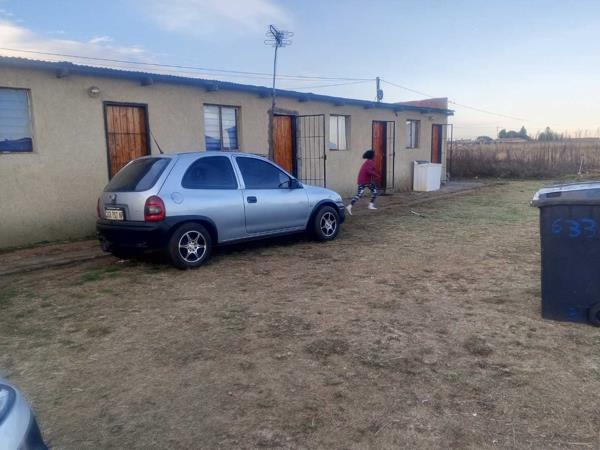 1 438 m² Land