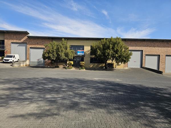 963 m² Industrial space