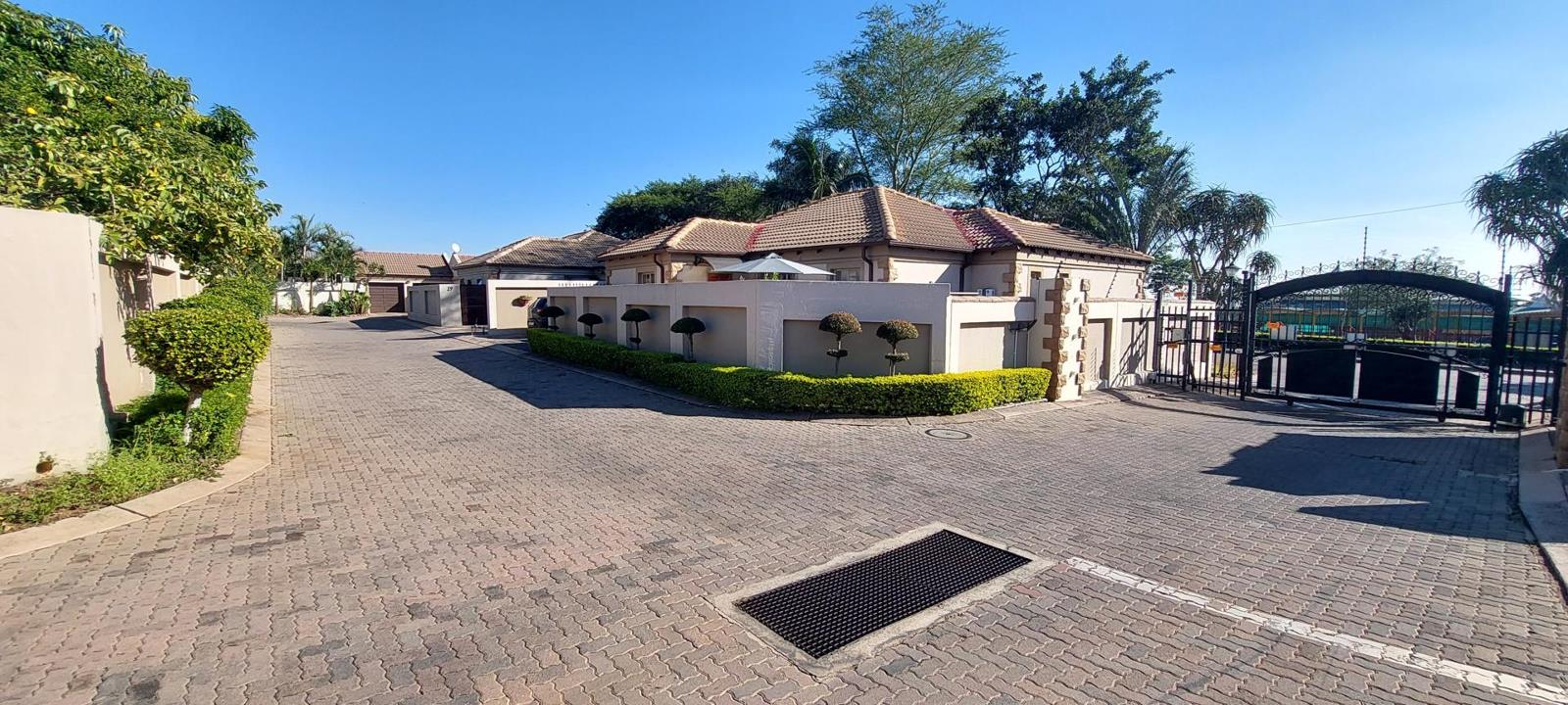 2 Bedroom House in Montana Park