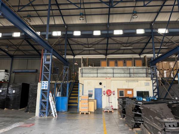 1 700 m² Industrial space