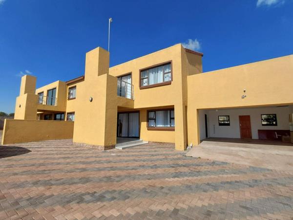 6 Bedroom Townhouse