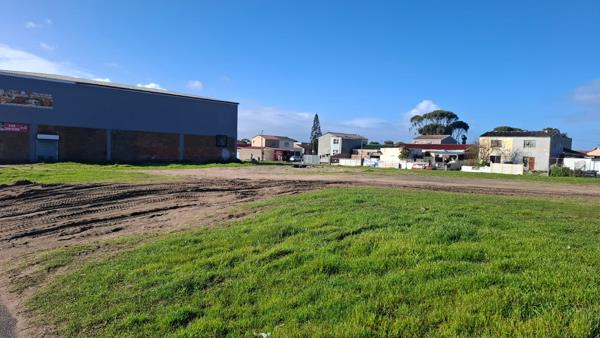 3 004 m² Land