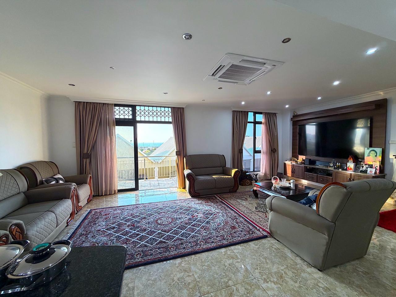 Apartment in Point Waterfront - View 3