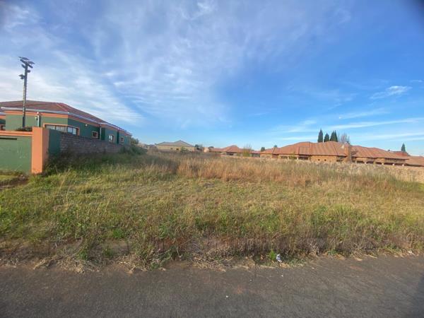 1 163 m² Land