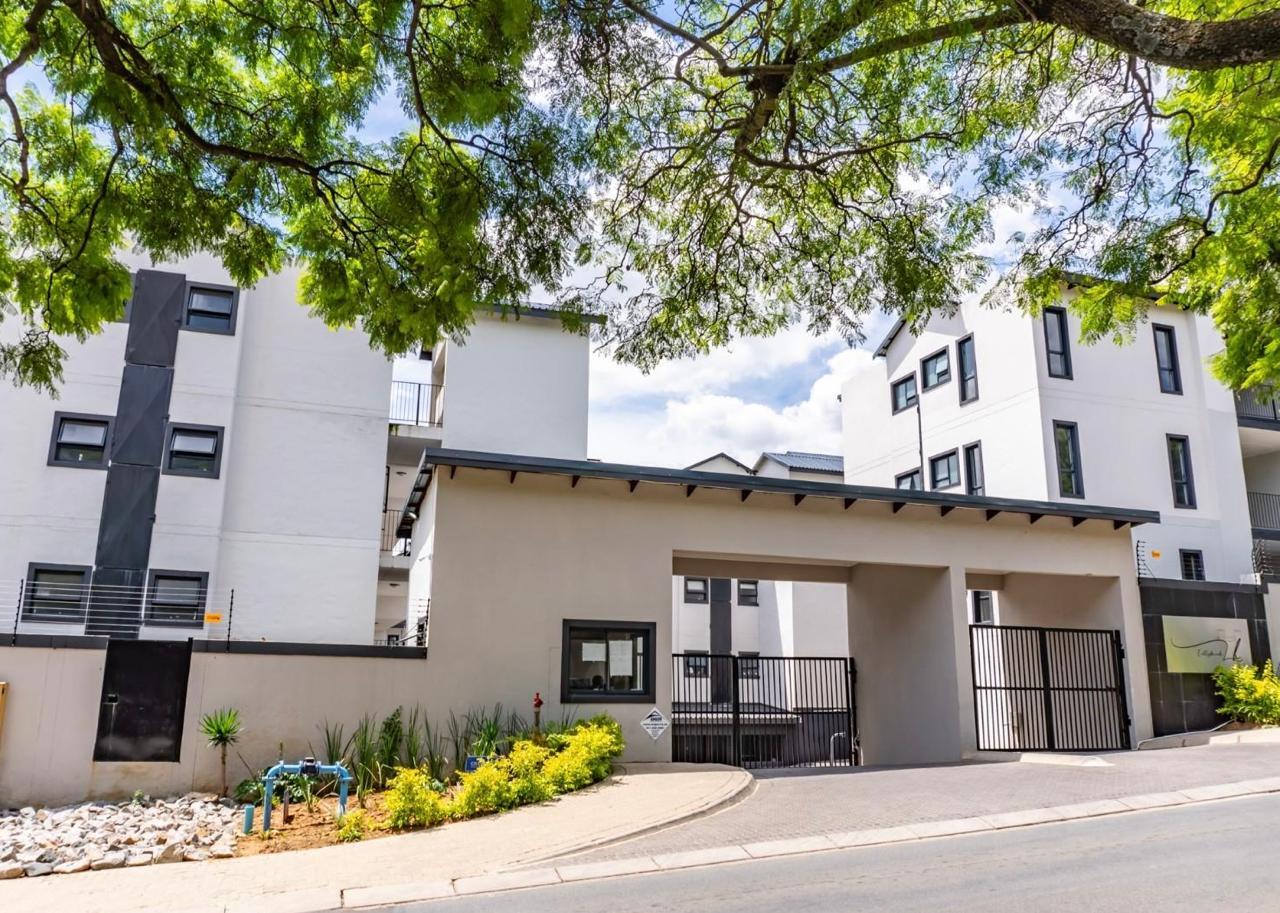 2 Bedroom Apartment in Bryanston