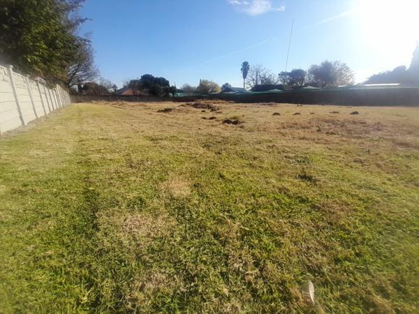 1 297 m² Land