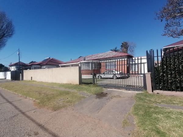 10 Bedroom House