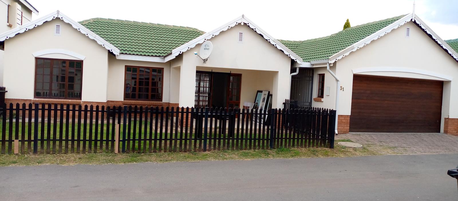 3 Bedroom Townhouse in Montana Tuine