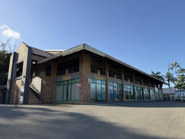 1 242 m² Commercial space