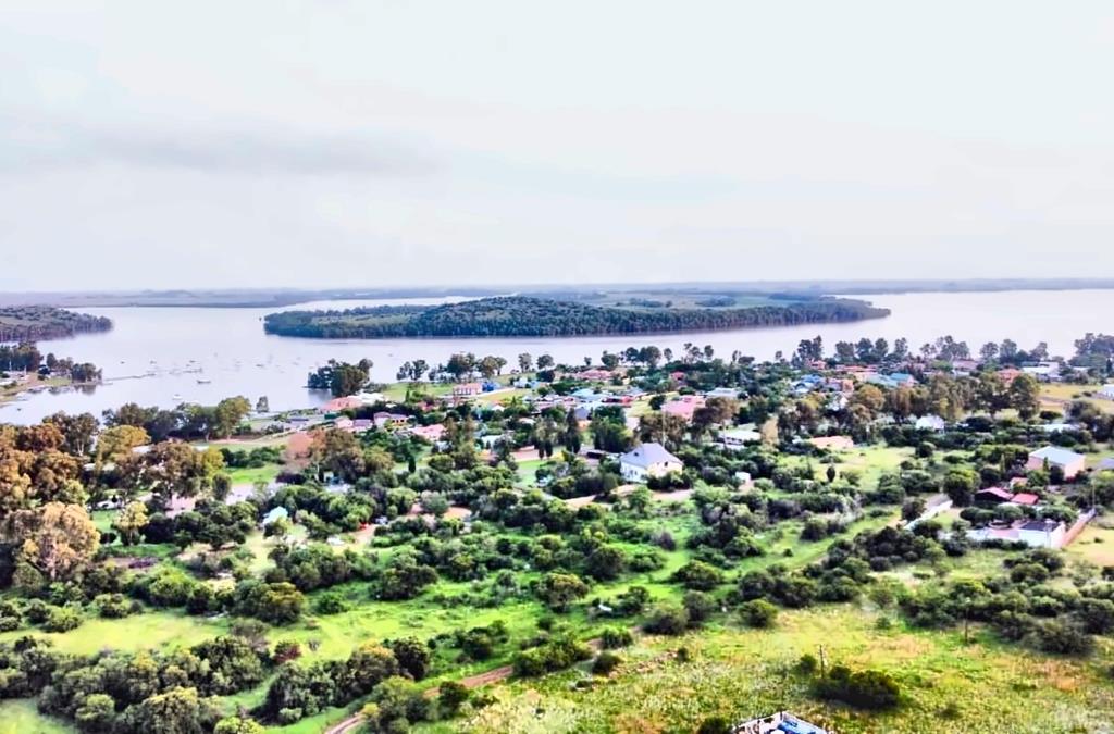 1 000 m² Land