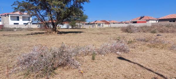 928 m² Land