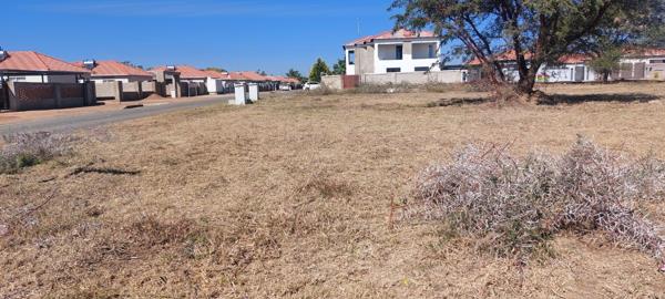 928 m² Land