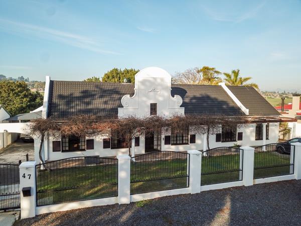 5 Bedroom House