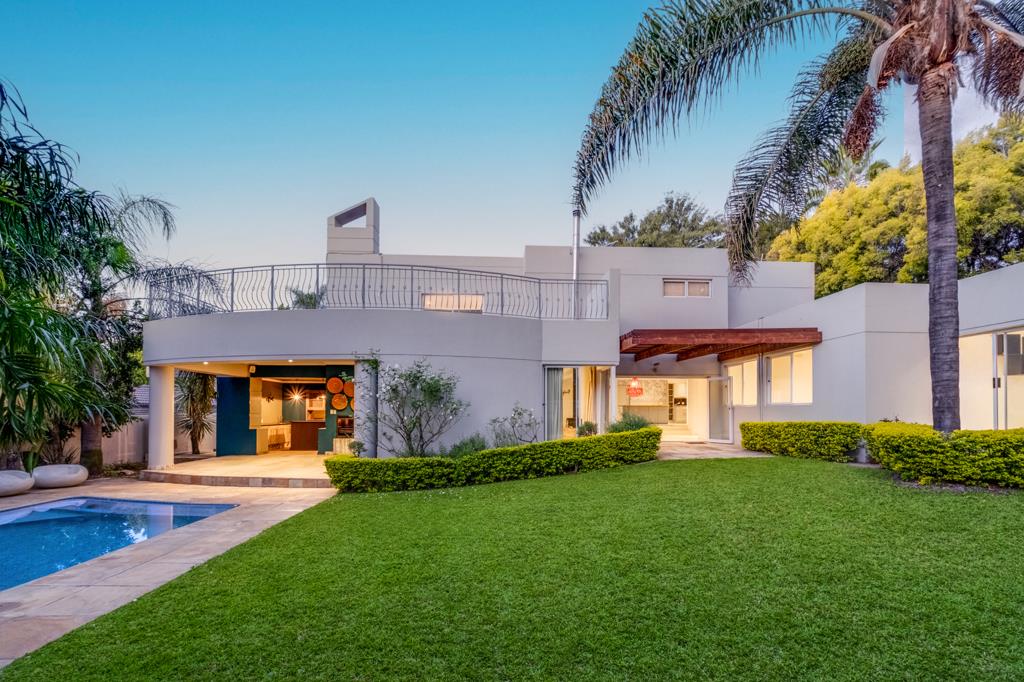 6 Bedroom House