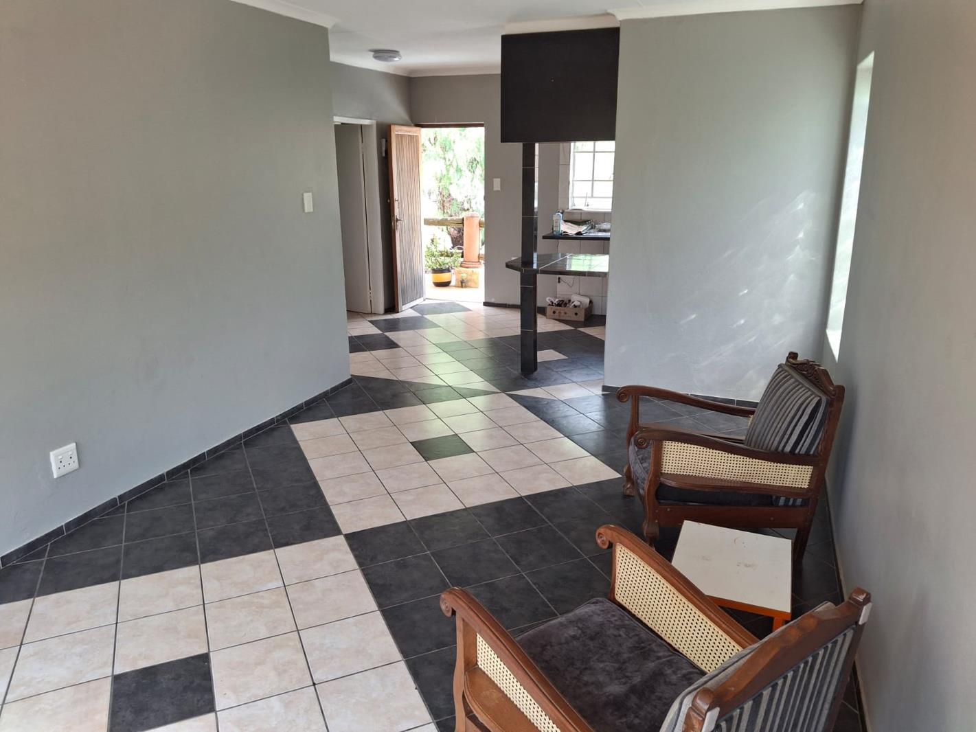 1 Bedroom Garden Cottage in Bloubosrand