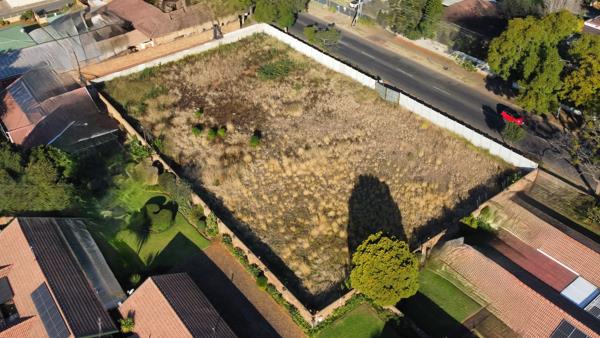 2 272 m² Land