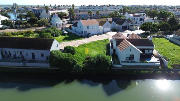 365 m² Land