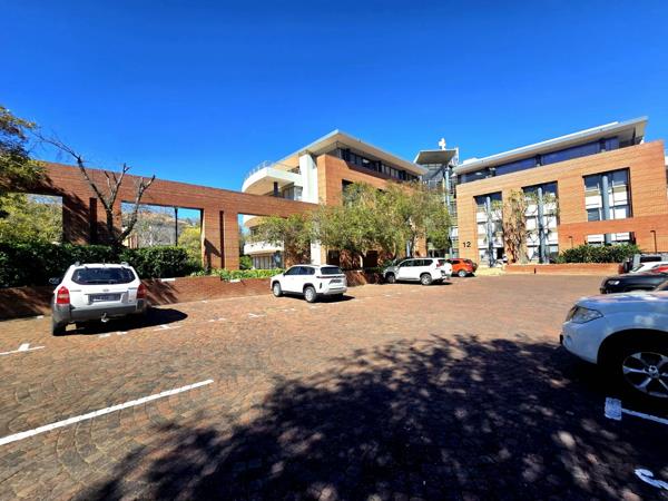 712 m² Commercial space