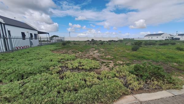 654 m² Land