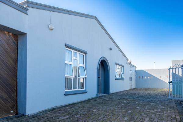 6 Bedroom House
