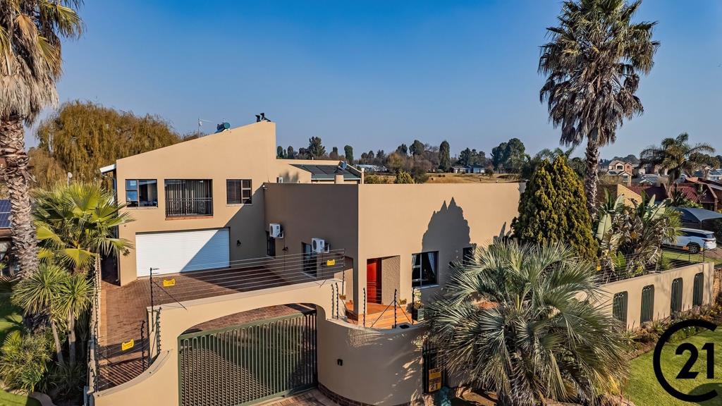 6 Bedroom House