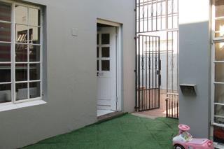 6 Bedroom Townhouse