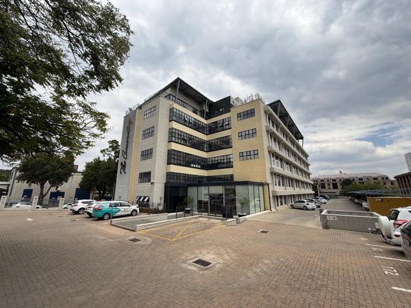 745 m² Commercial space