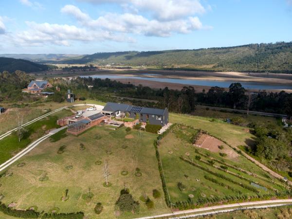 9.5 ha Smallholding