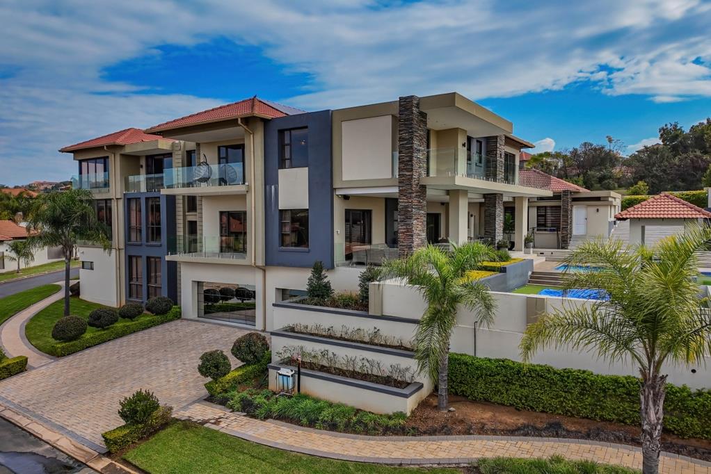 6 Bedroom House