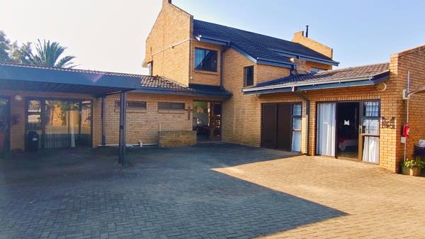 6 Bedroom House