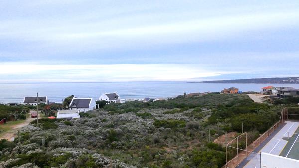 740 m² Land