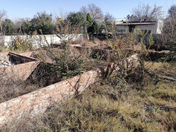 800 m² Land