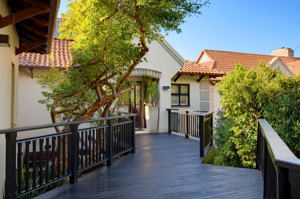 6 Bedroom Townhouse