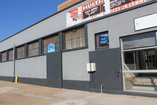 1 100 m² Commercial space