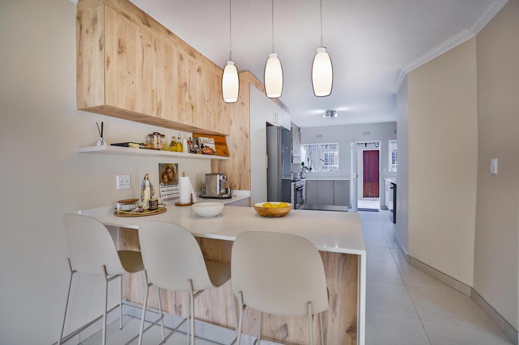 3 Bedroom TownhouseRivonia – pohled 2